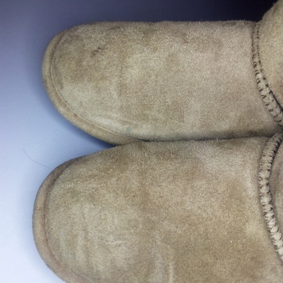 Bearpaw Girls Emma Short Mushroom Suede Shearling-lined Boots - Picture 14 of 14
